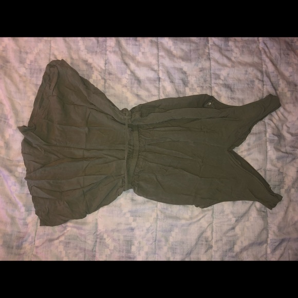 Guess Romper - Picture 2 of 2